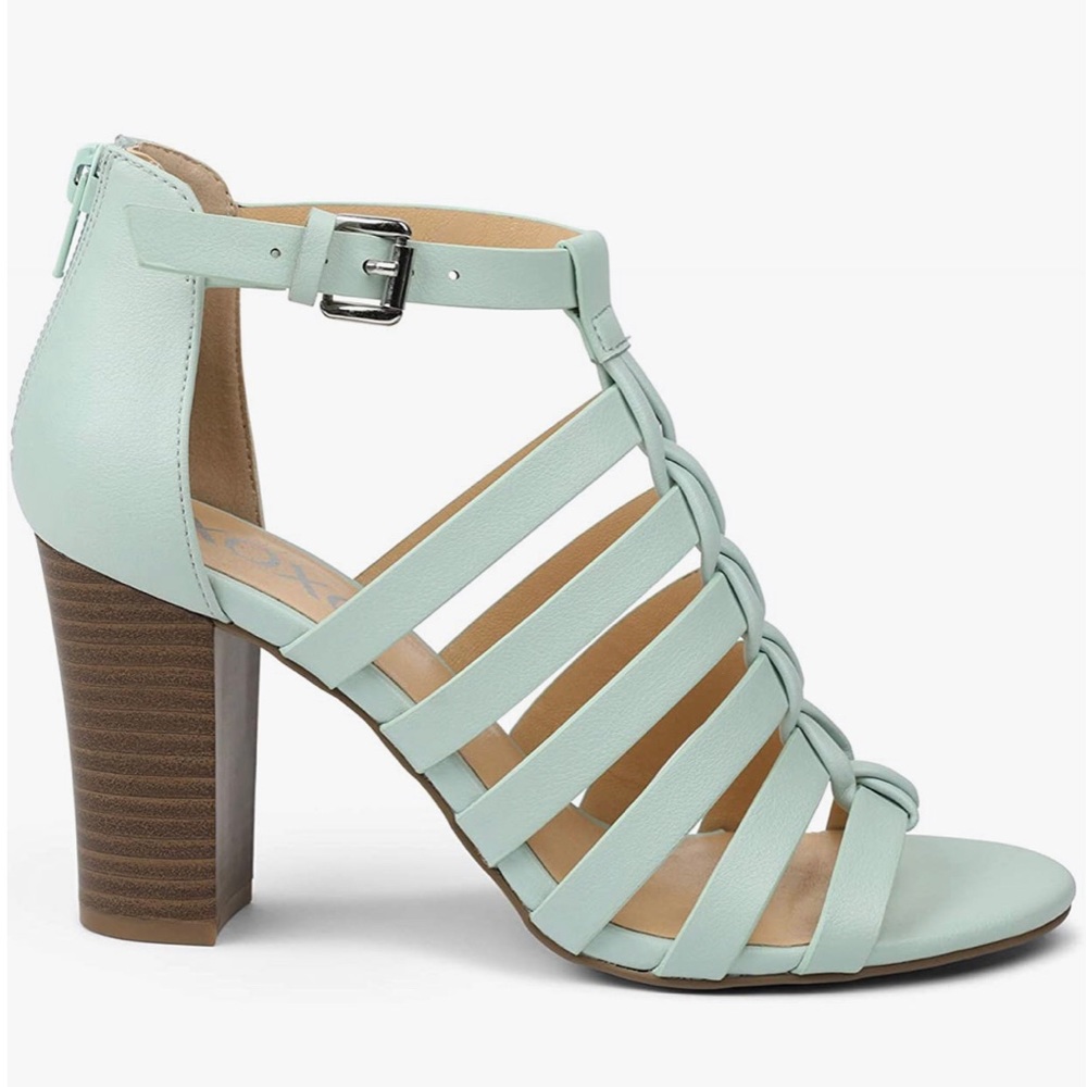 Xoxo, size 10, light green sandals